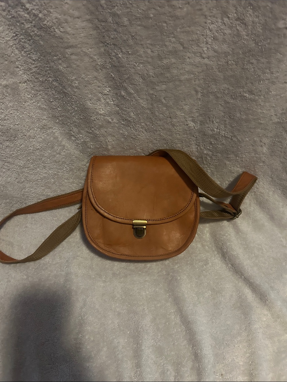 Vintage Tan Leather Crossbody Bag - Vintage